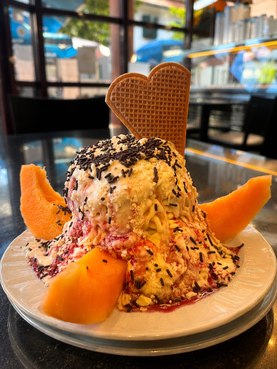 Melonen-Spaghettieis des Eiscafé Riviera