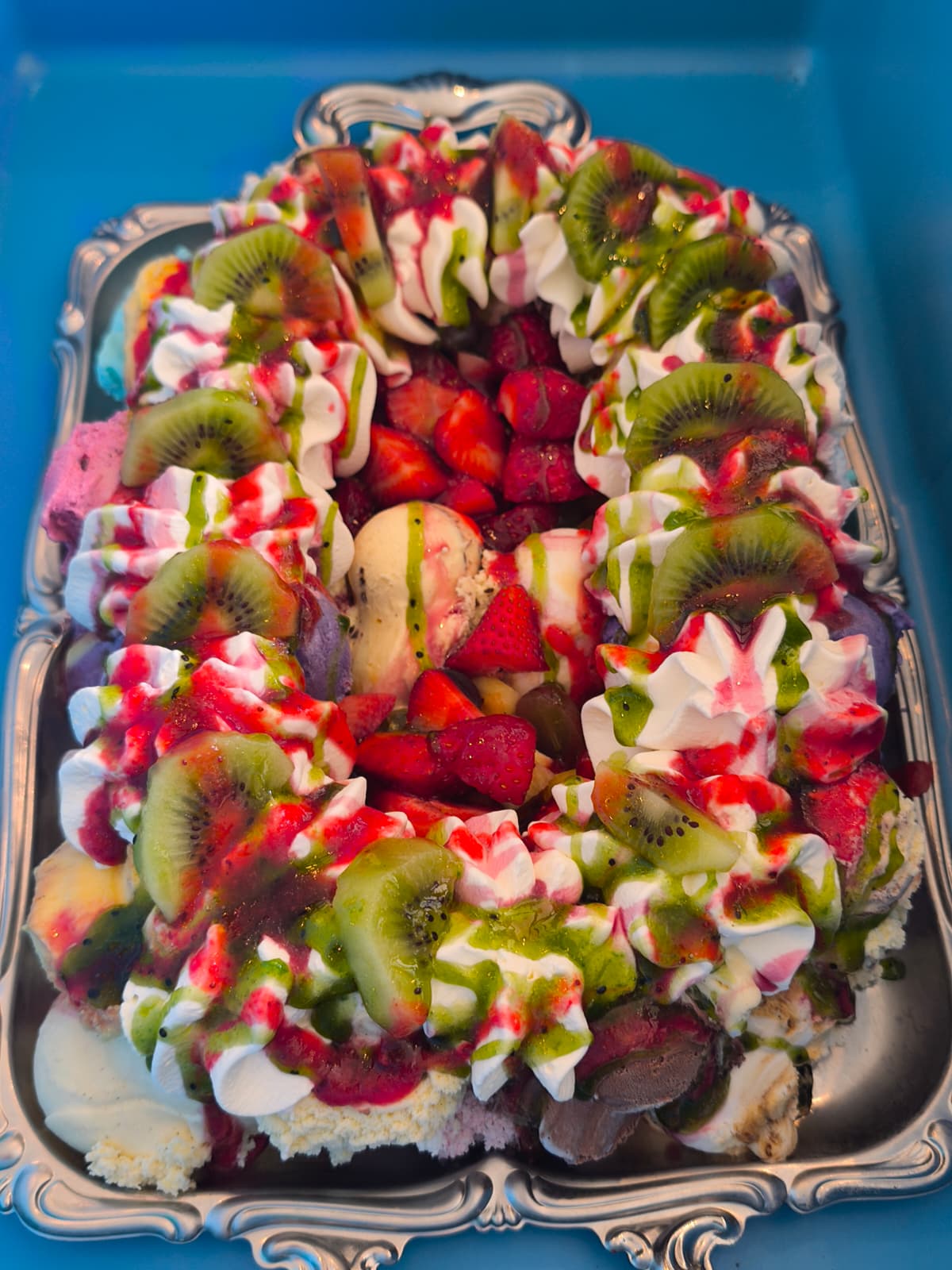 Eisplatte des Eiscafé Riviera