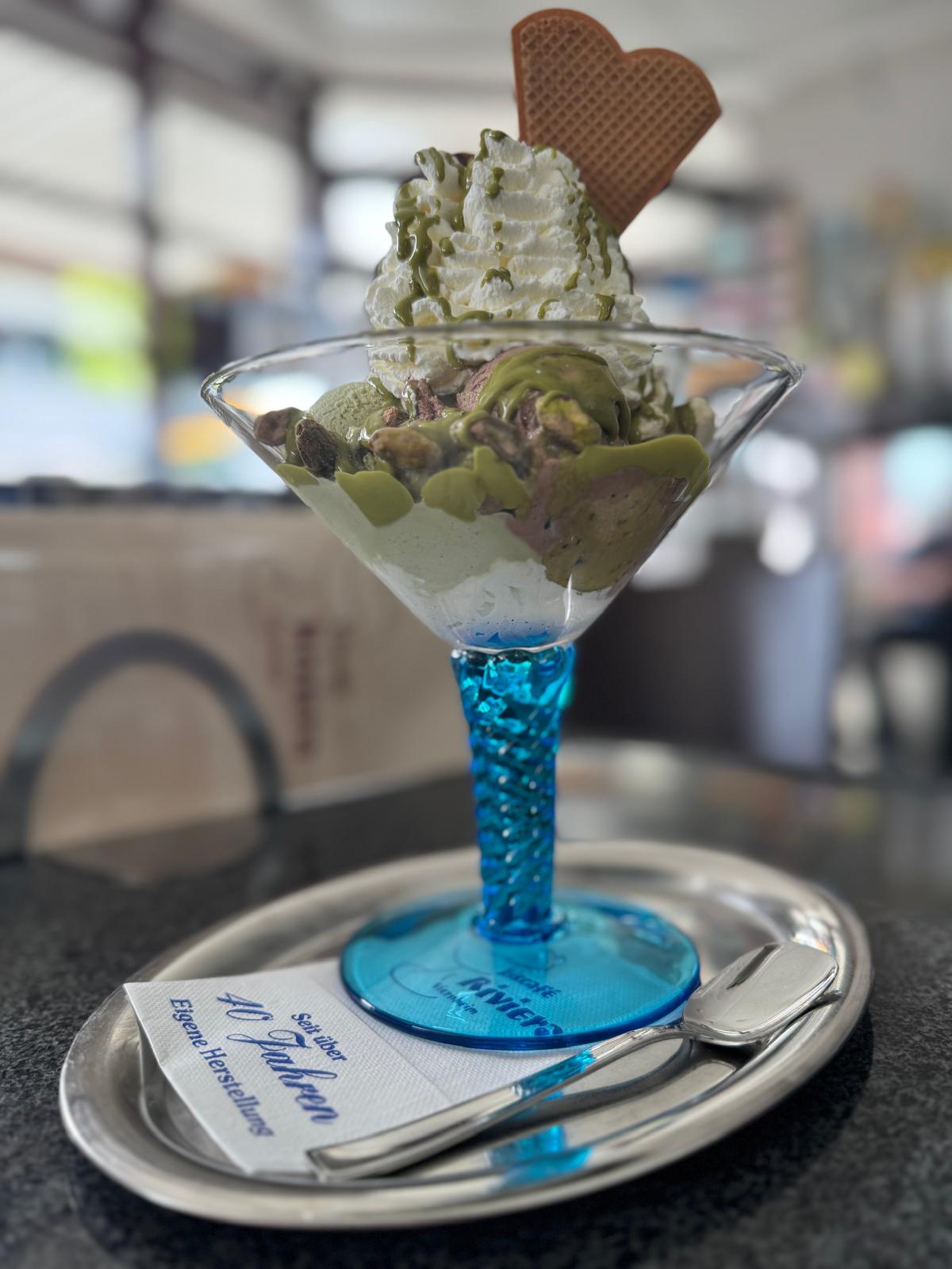 Pistazienbecher des Eiscafé Riviera